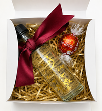 Load image into Gallery viewer, Wedding Party Wedding Favour Box and Zam Zam Water