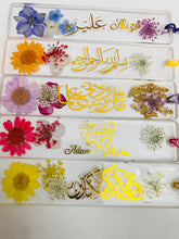 Load image into Gallery viewer, Resin real pressed flower floral bookmarks