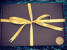 Load image into Gallery viewer, Personalised Eid / Umrah Gift Box