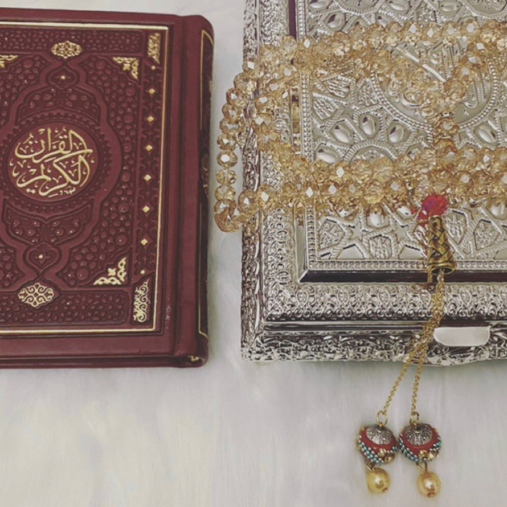 Silver Quran Box with Quran and Prayer Beads Tasbih
